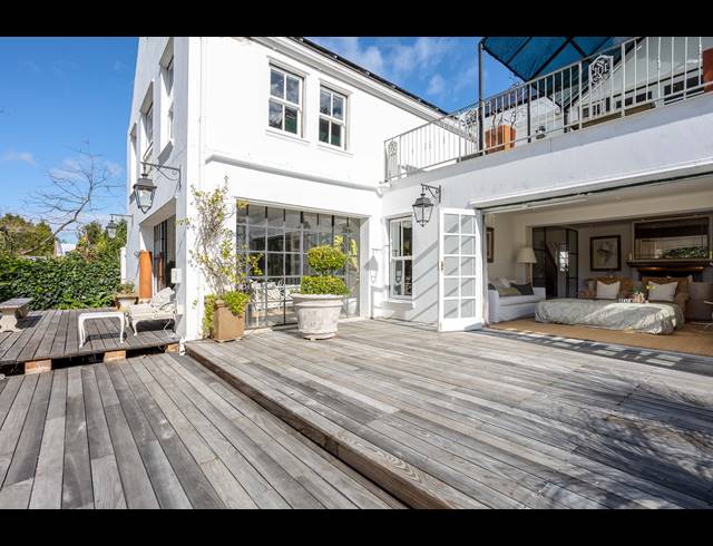 4 BEDROOM FREEHOLD TO LET IN CONSTANTIA
